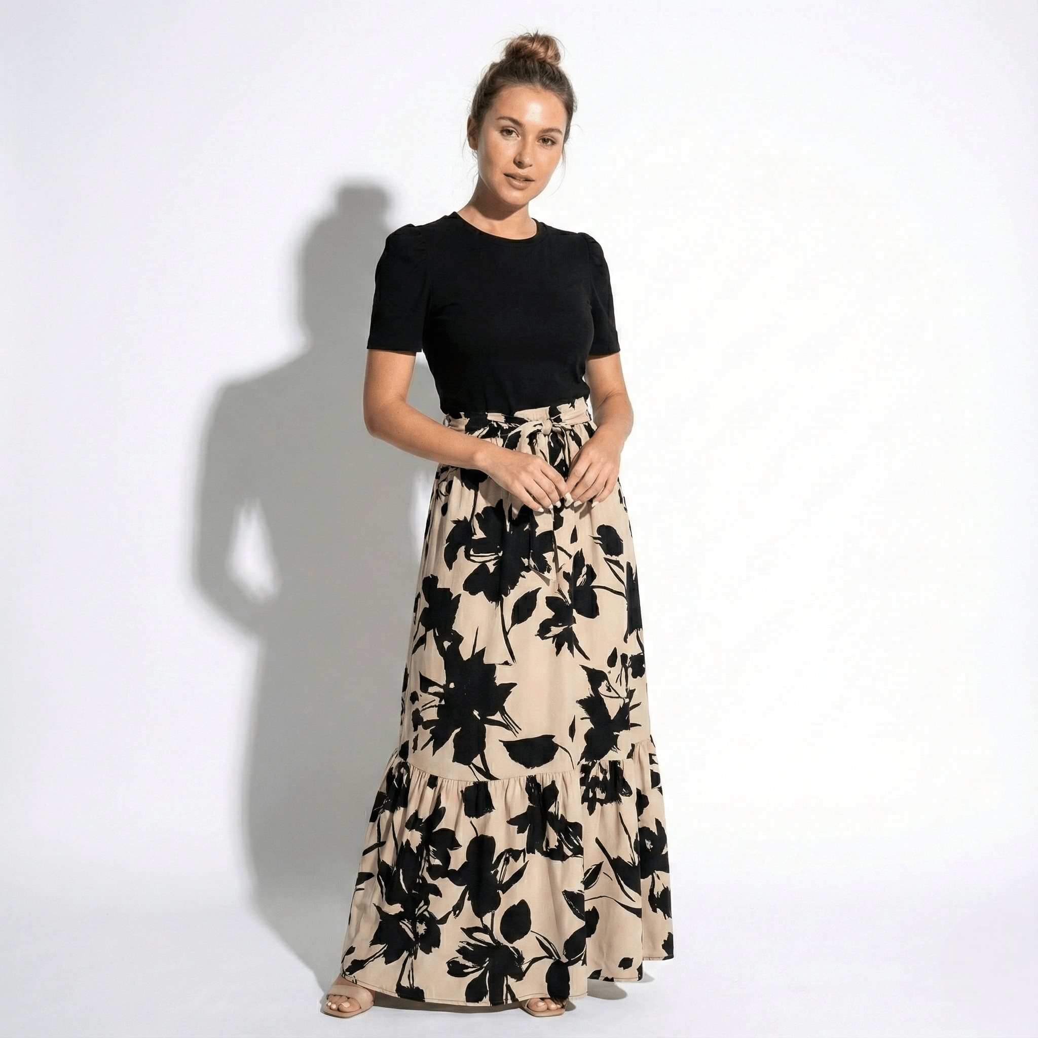 Hannah - Women's Bold Floral Print Maxi Dress - Dress - Floral Beige - Jones & Smith