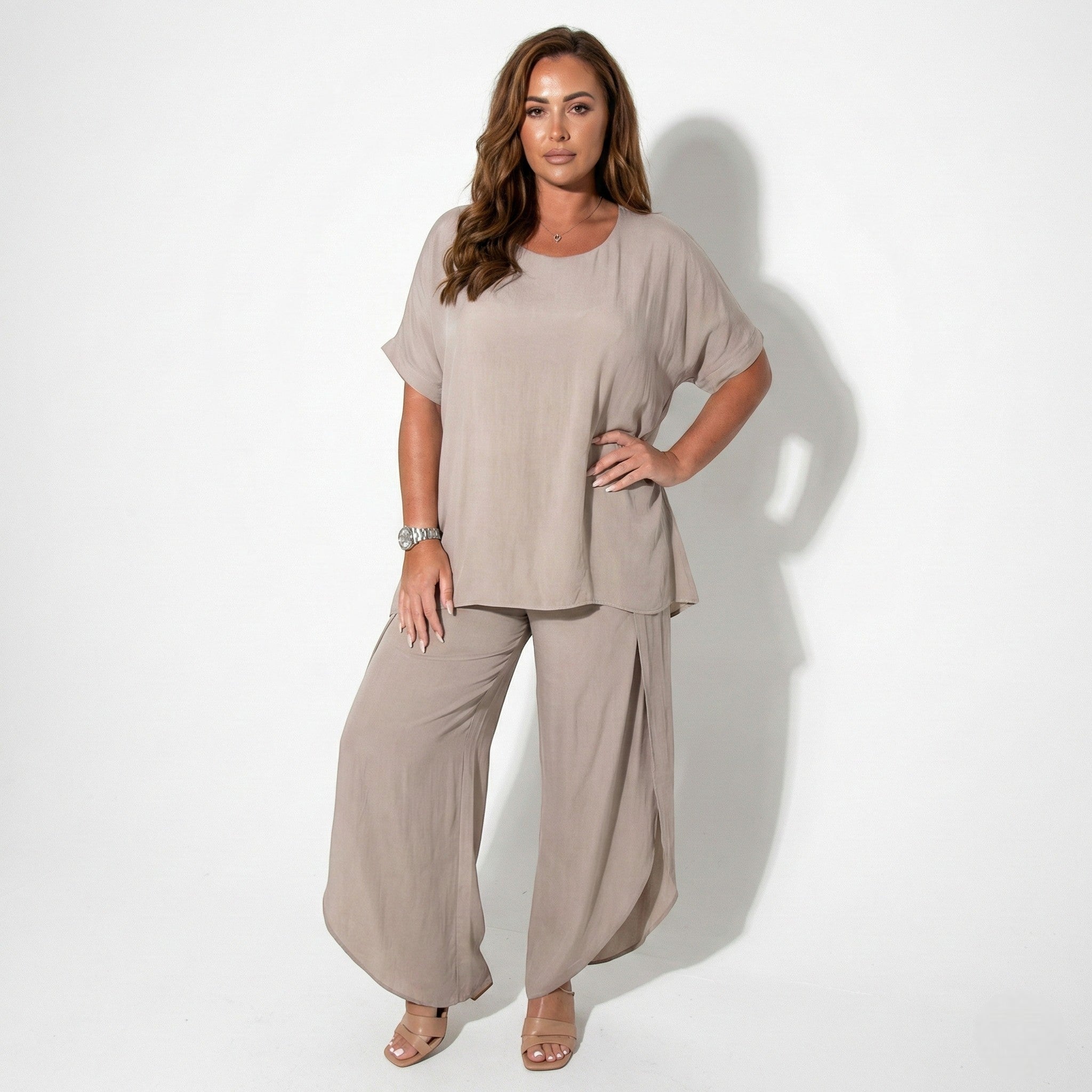 Josephine - Women's Oversized Two - Piece Set with Wide - Leg Trousers - Set - Beige - Jones & Smith