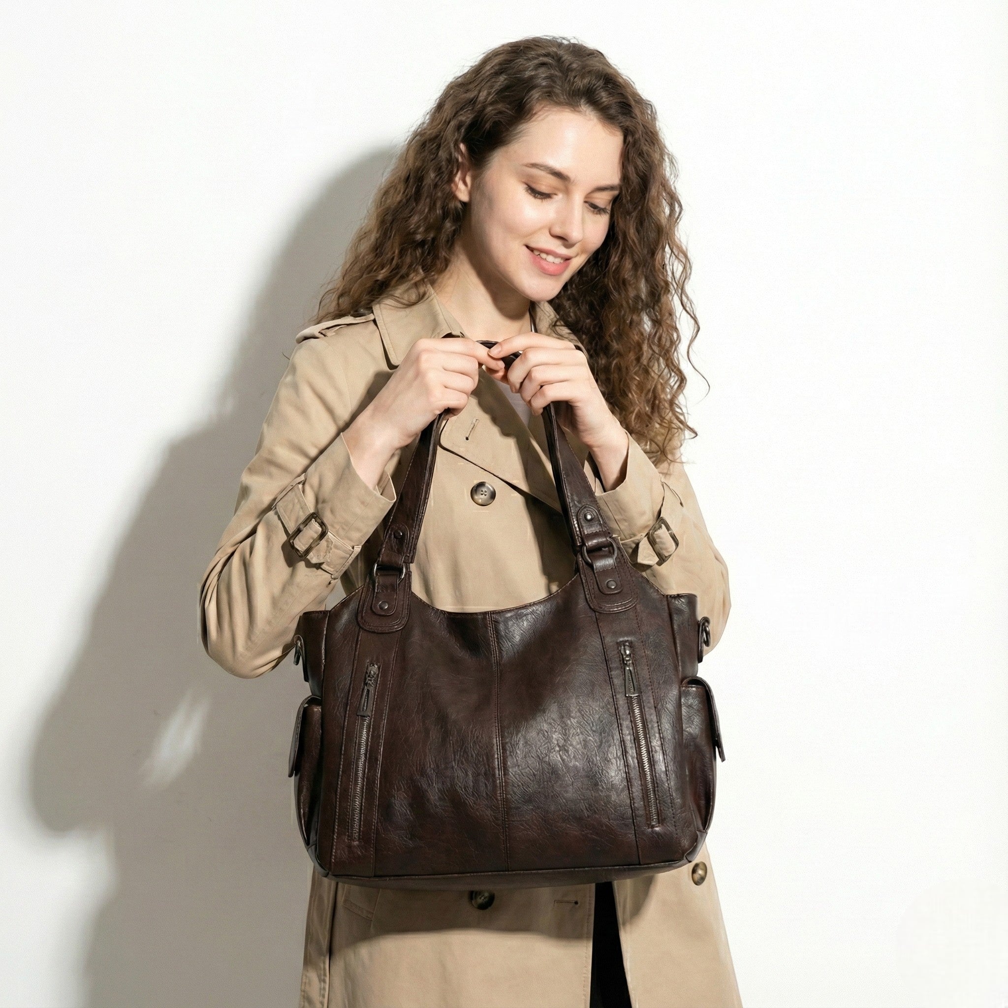 Mira – Women’s Leather Shoulder Bag - Shoulder Bag - Black - Jones & Smith