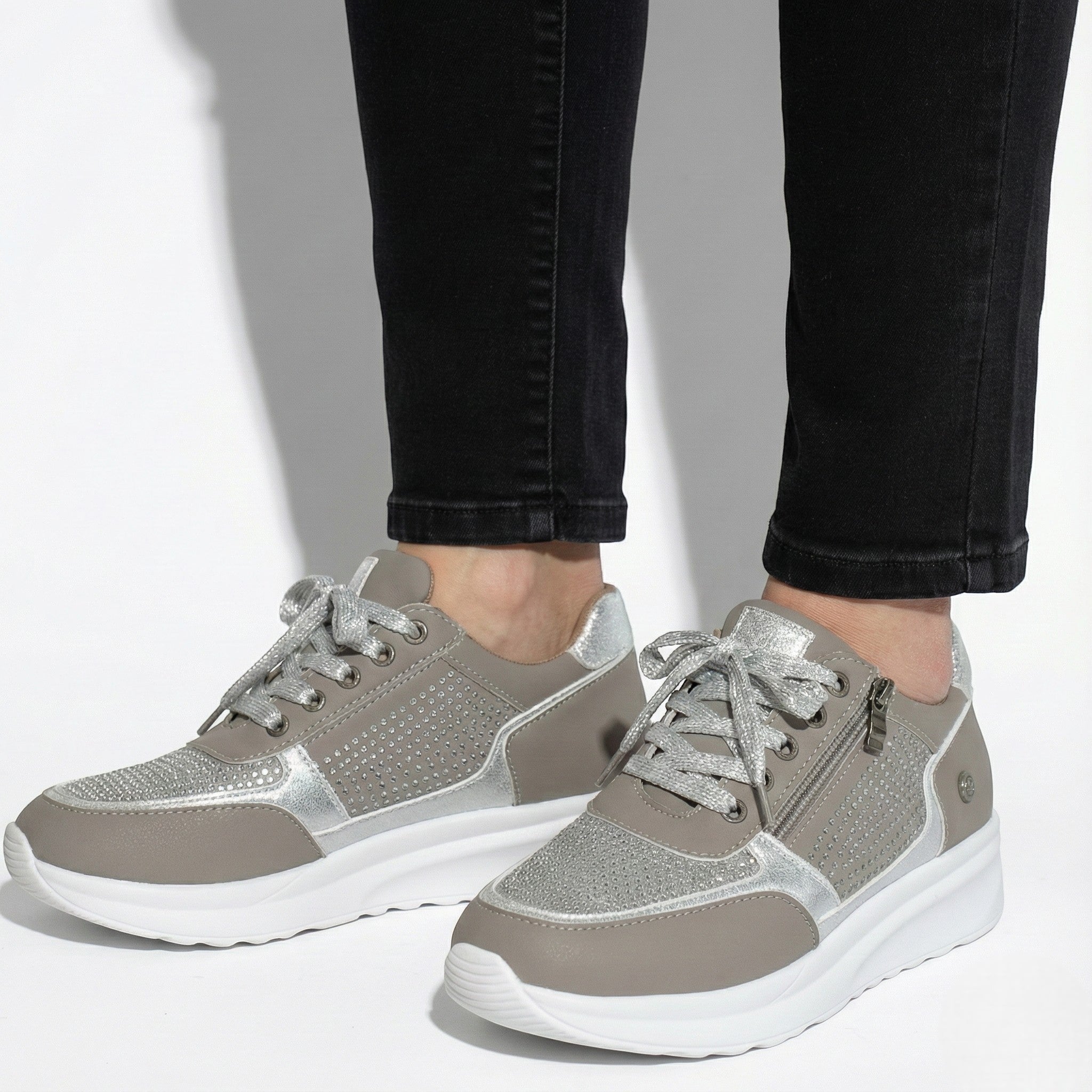 Naomi - Women's Orthopaedic Low - Top Walking Shoes - Orthopedic Sneakers - Grey - Jones & Smith