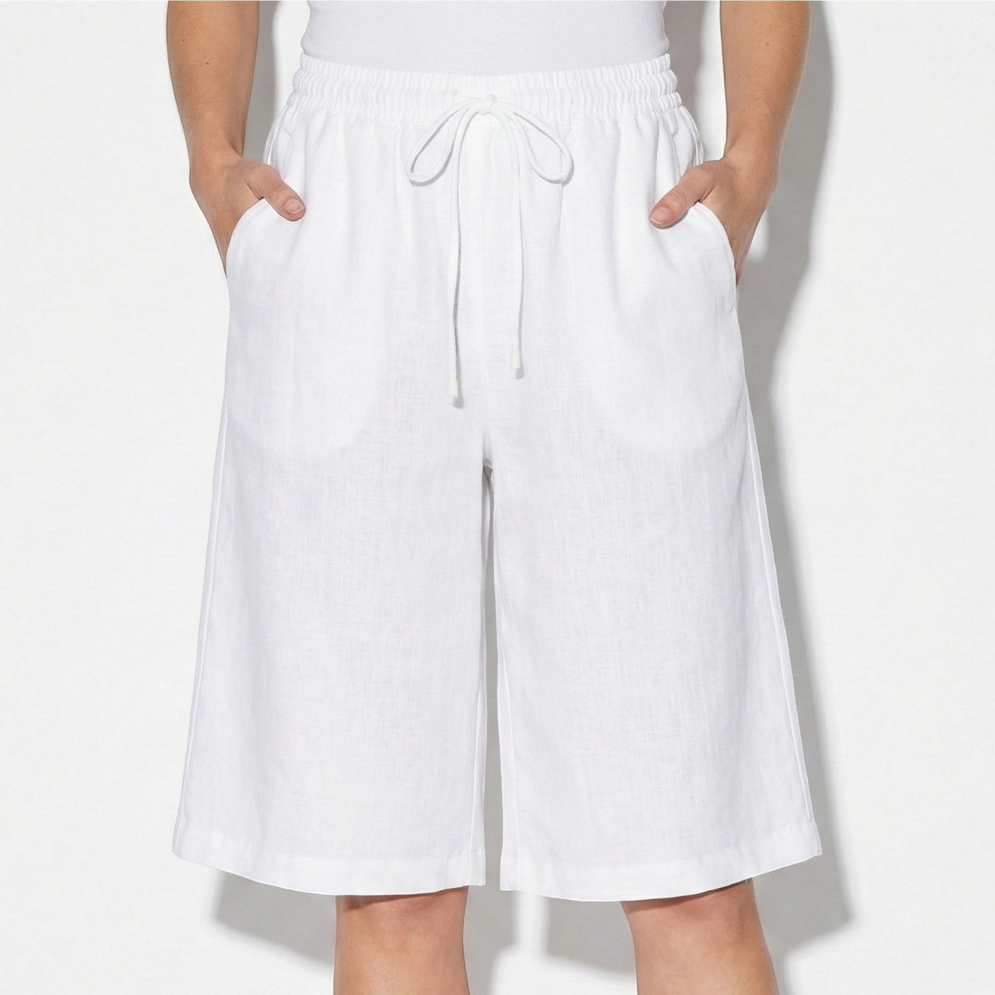 Alice - Women's Knee - Length Shorts with Drawstring - Shorts Women - White - Jones & Smith
