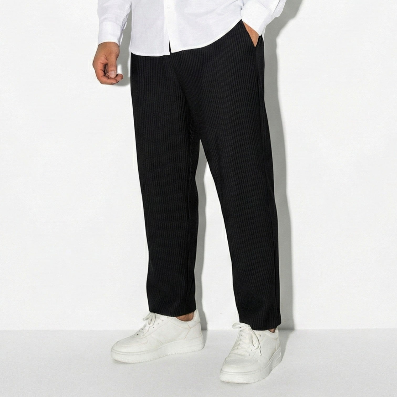 Arthur - Men's Relaxed Fit Pleated Trousers with Elastic Waist - Trouser - Black - Jones & Smith