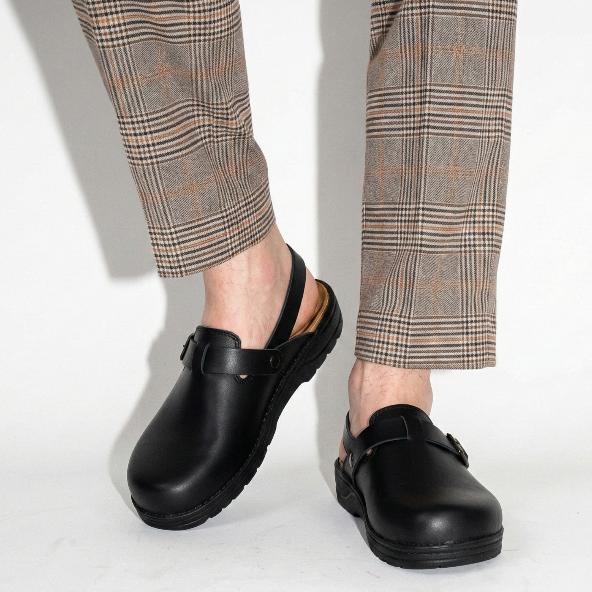 Benjamin – Elegant Orthopaedic Leather Clogs – Slip - Resistant, Padded Sole - Shoes - Black - Jones & Smith