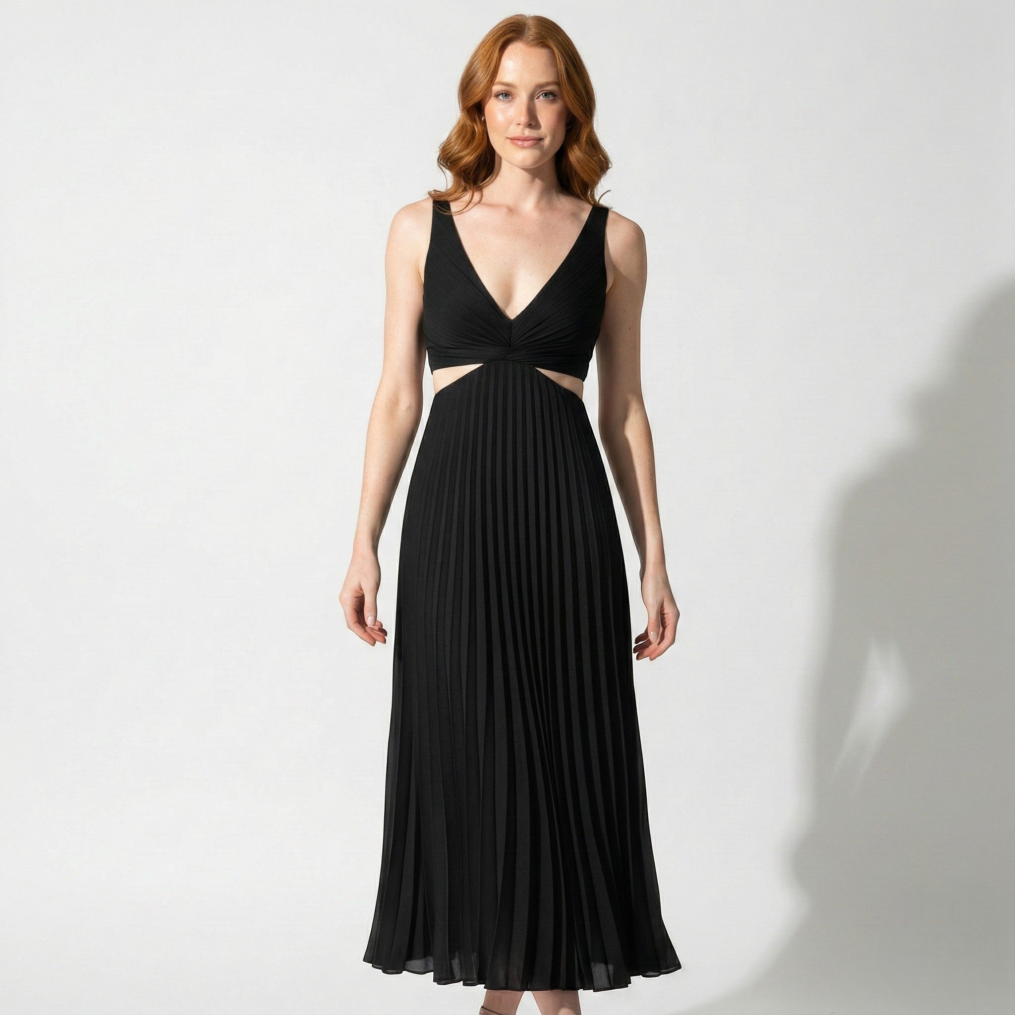 Caroline - Women's Pleated V - Neck Skirt Dress - Dress - Black - Jones & Smith