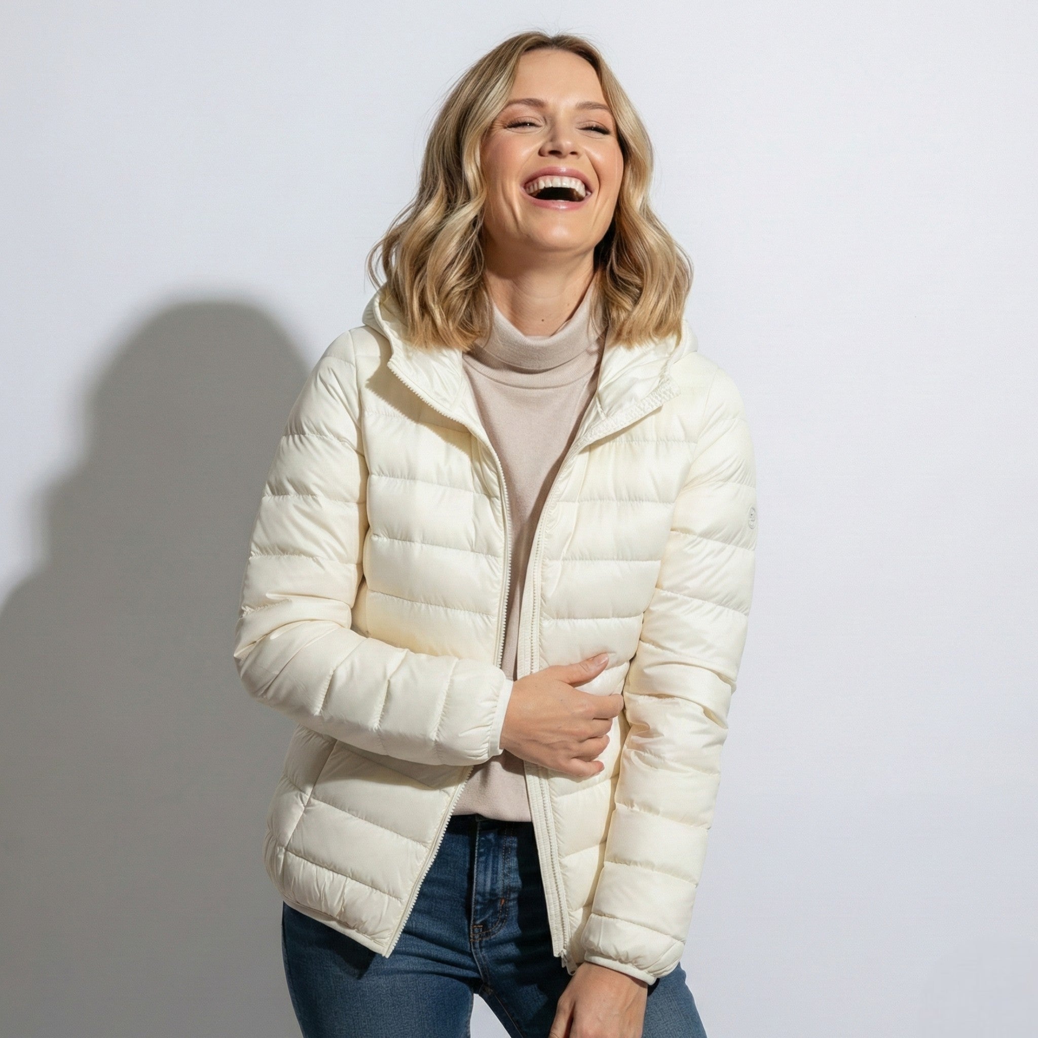 Eleanor - Women's Warm Hooded Puffer Jacket - Outerwear - Beige - Jones & Smith