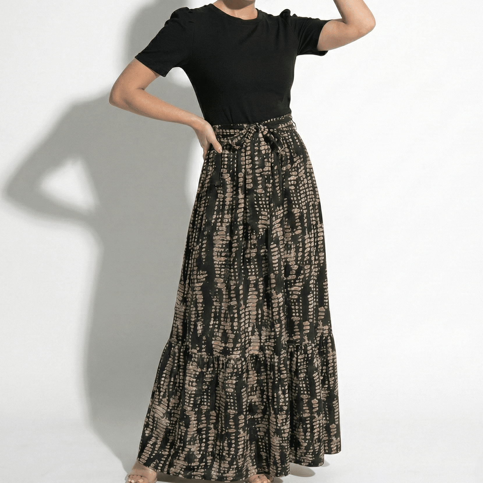 Hannah - Women's Bold Floral Print Maxi Dress - Dress - Fern Black - Jones & Smith