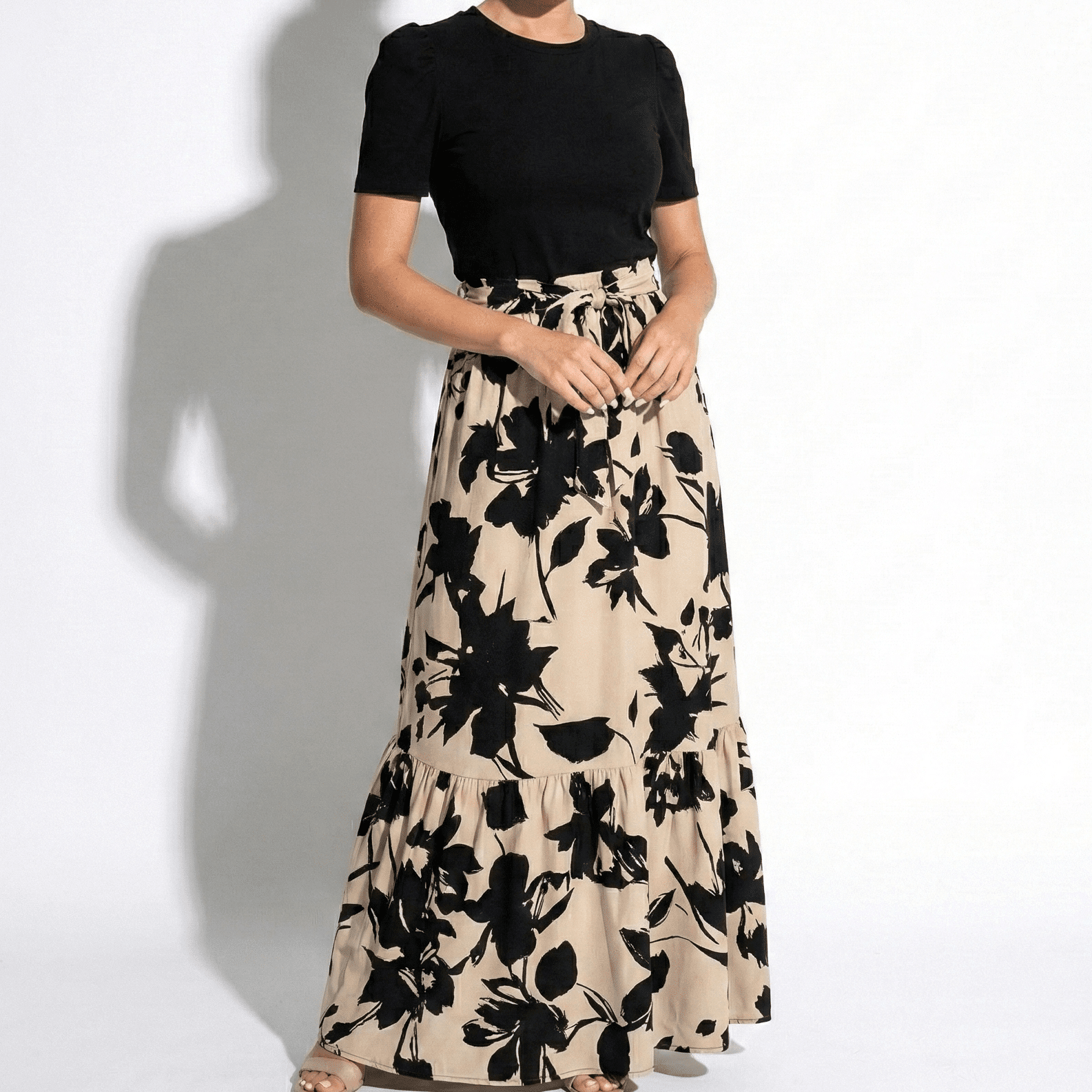 Hannah - Women's Bold Floral Print Maxi Dress - Dress - Floral Beige - Jones & Smith