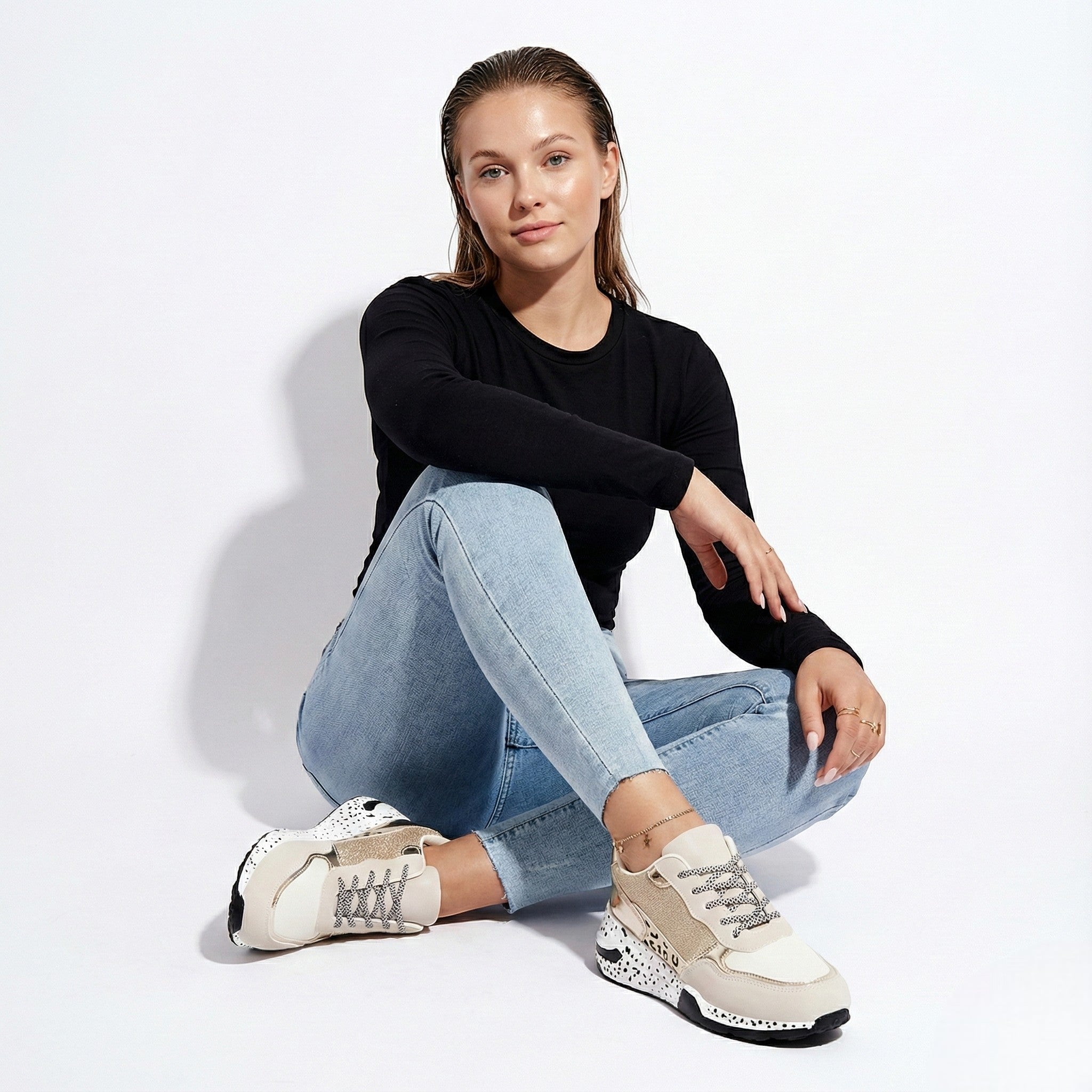 Millie - Women's Trendy Walking Sneakers - Shoes - Gold - Jones & Smith