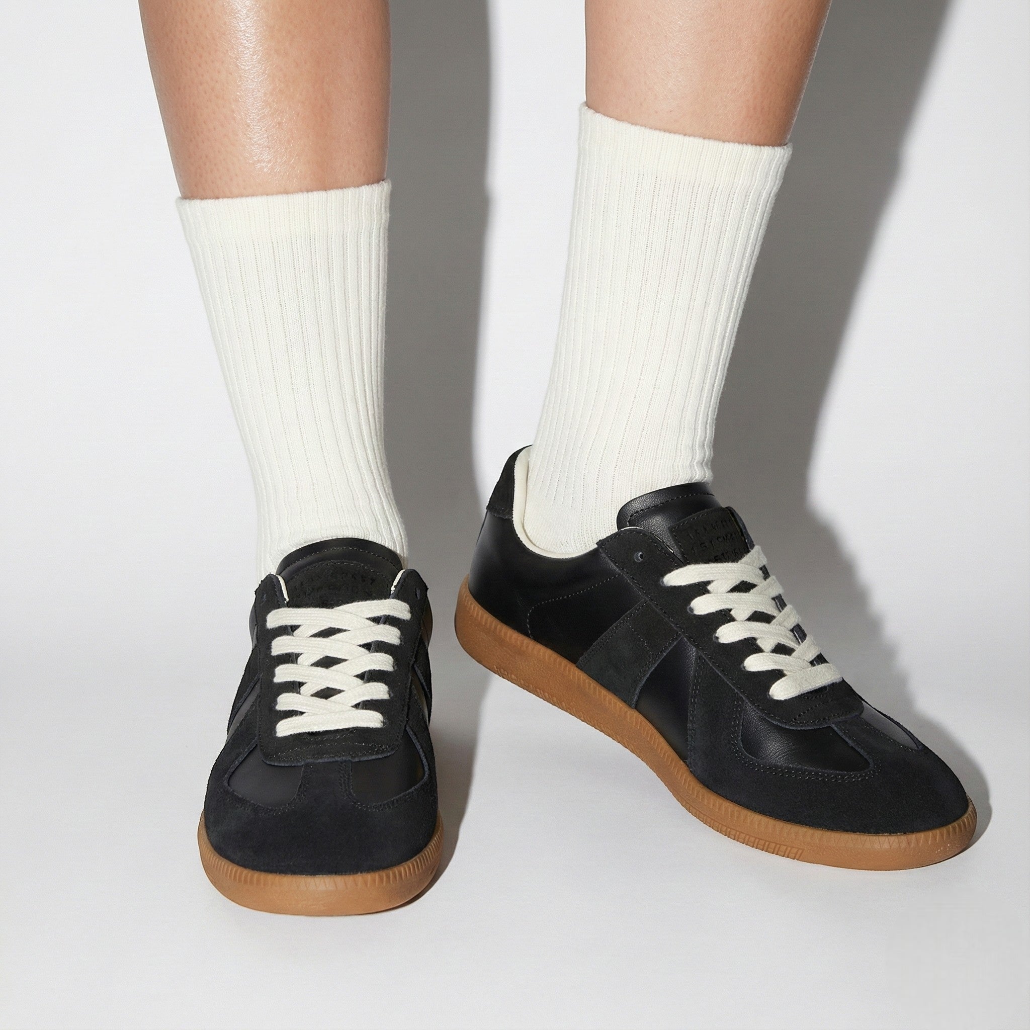 Simon – Retro Casual Shoes with Thick Soles - Sneakers - Black - Jones & Smith